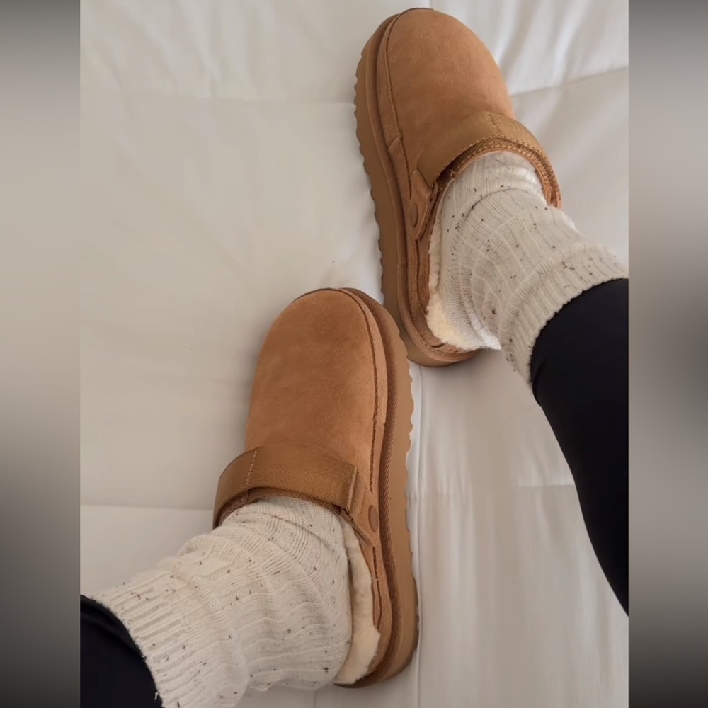 UGG Goldenstar Cozy Clog - Picture 3 of 10